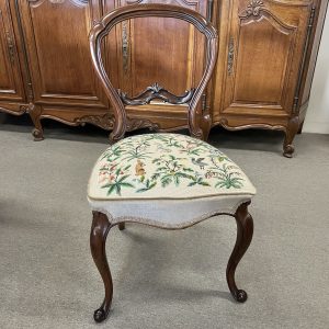A Fine Walnut Victorian Chair