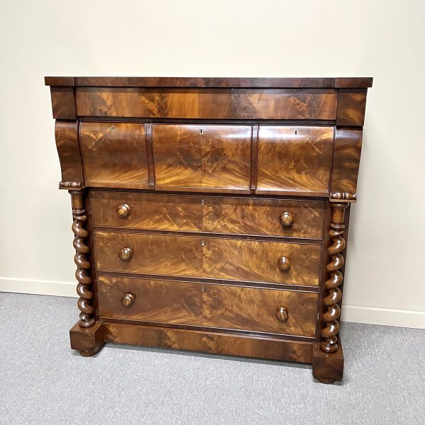 Impressive Flame Mahogany Scottish Chest