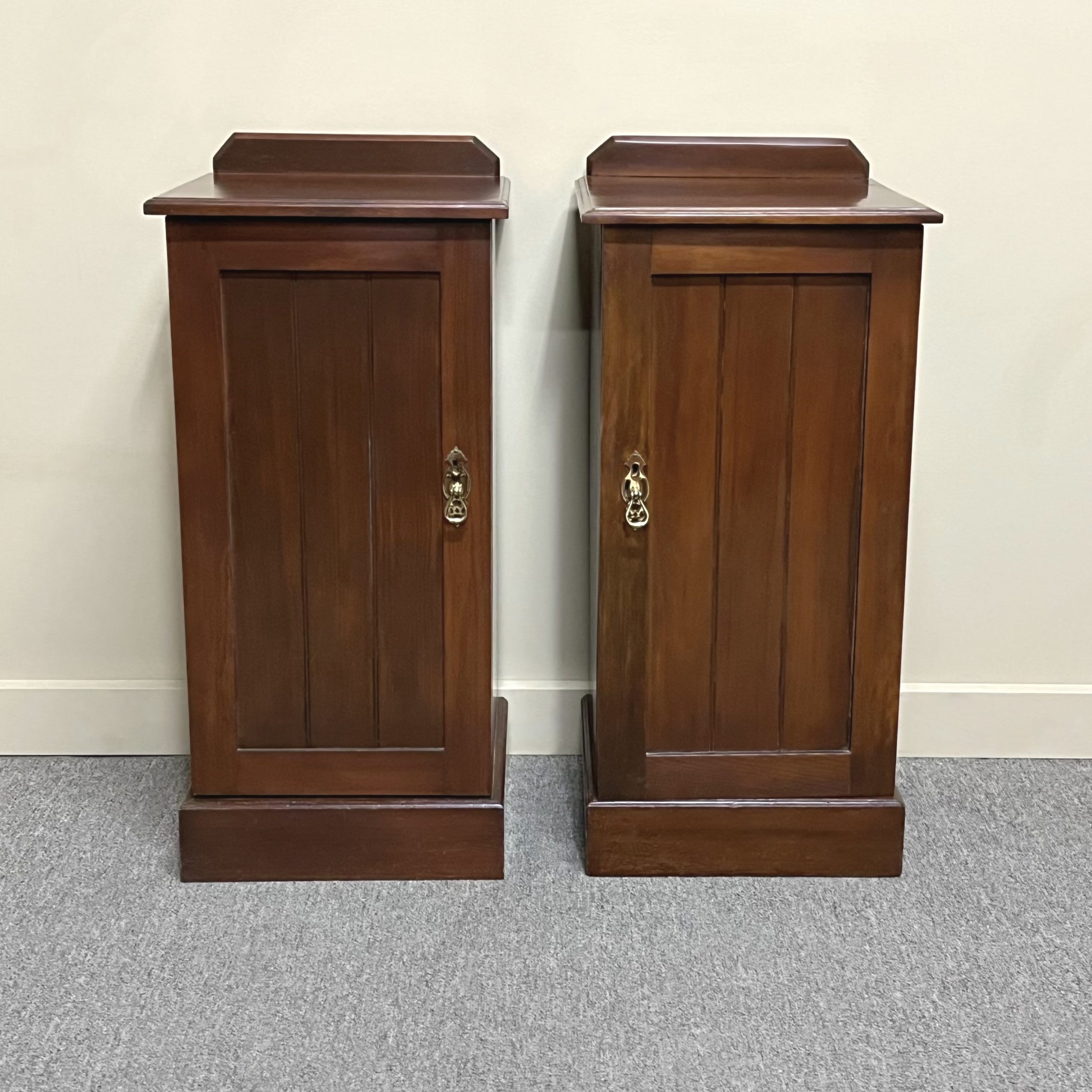 Pair of Edwardian Bedside Cabinets Pair of Edwardian Bedside Cabinets