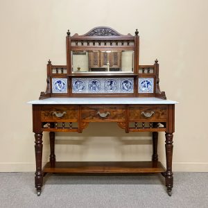 Late Victorian Washstand With Minton Tiles Late Victorian Washstand With Minton Tiles