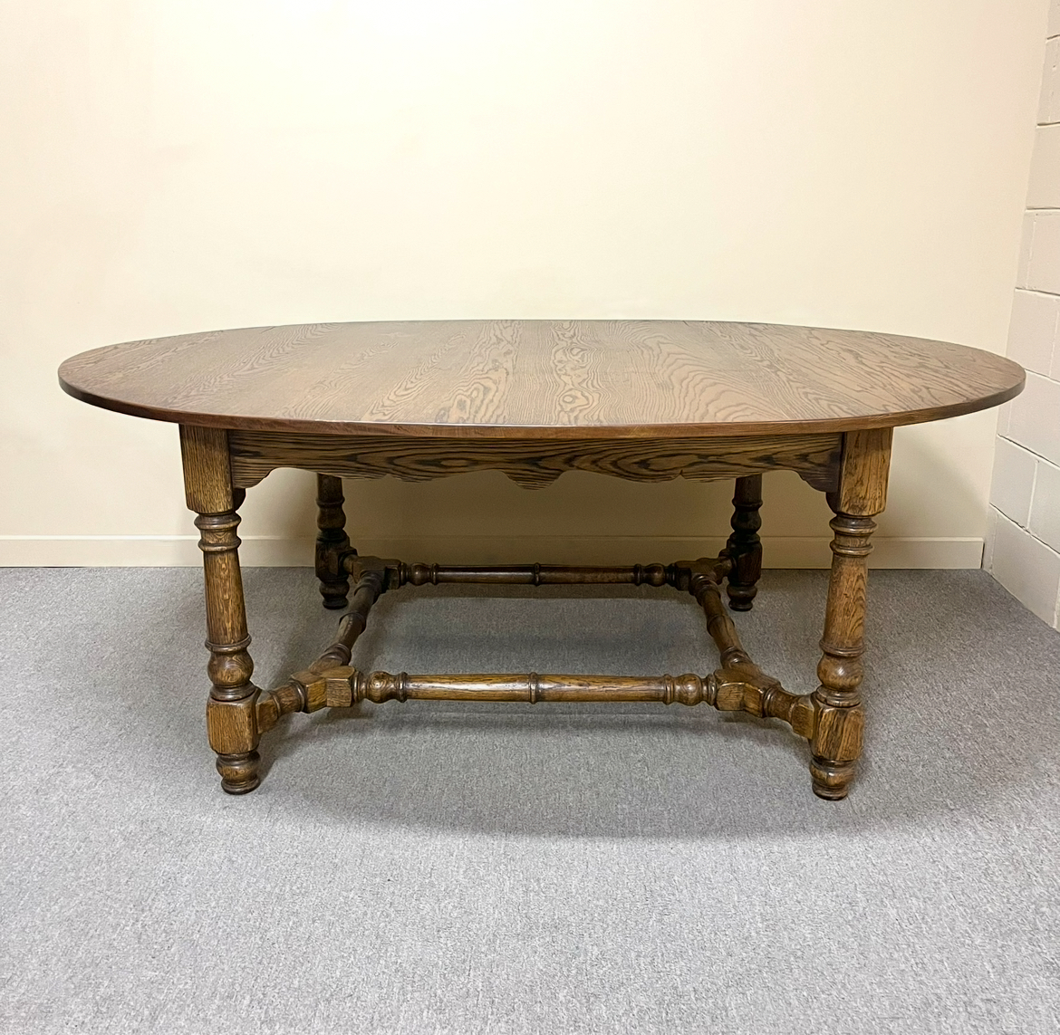 Vintage English Oak Country Style Table Vintage English Oak Country Style Table