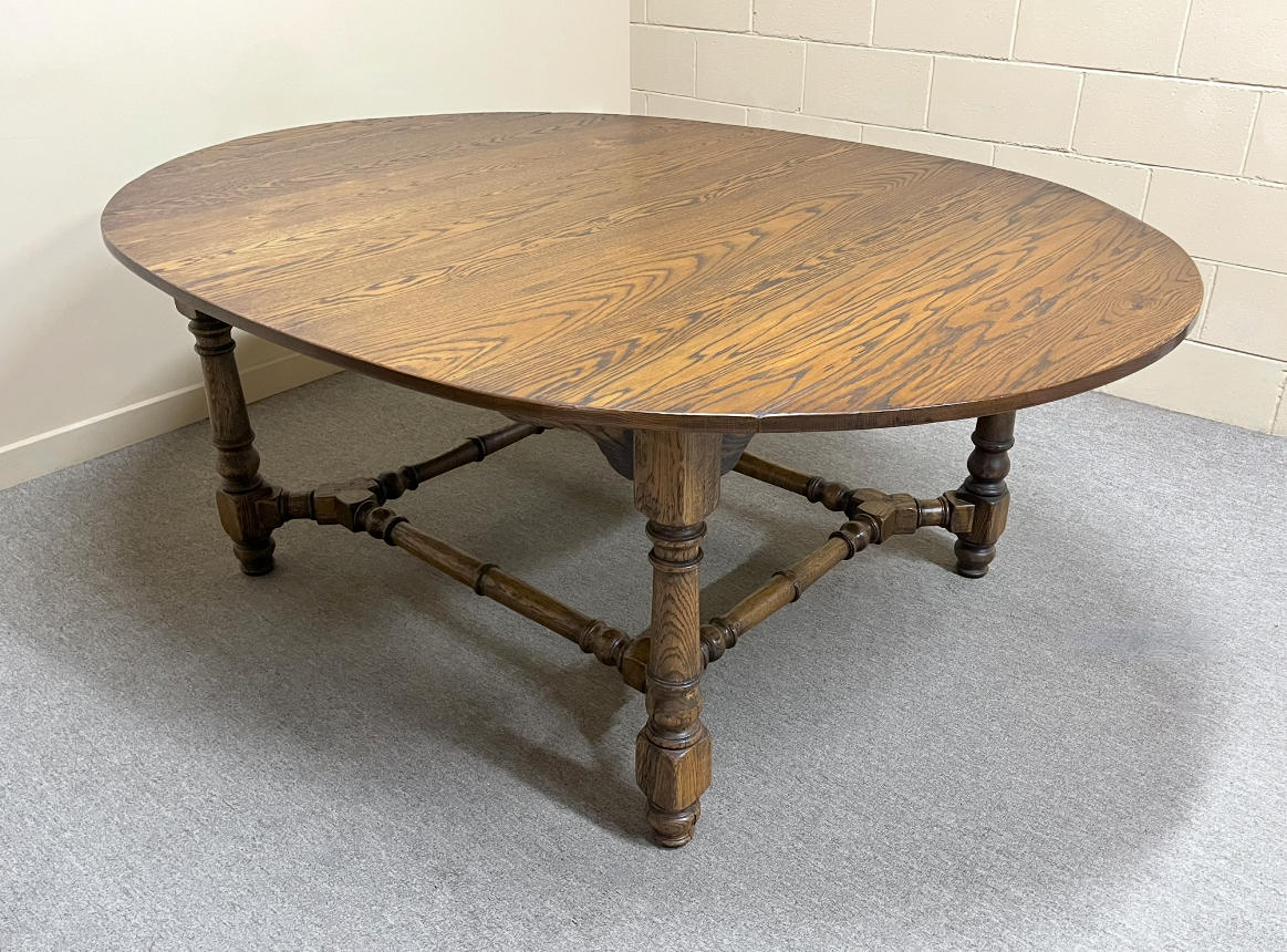 Vintage English Oak Country Style Table Vintage English Oak Country Style Table