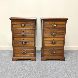 Pair of Walnut Bedside Cabinets Pair of Walnut Bedside Cabinets