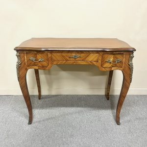 French Louis XV Style Bureau Plat c.1930 French Louis XV Style Bureau Plat c.1930
