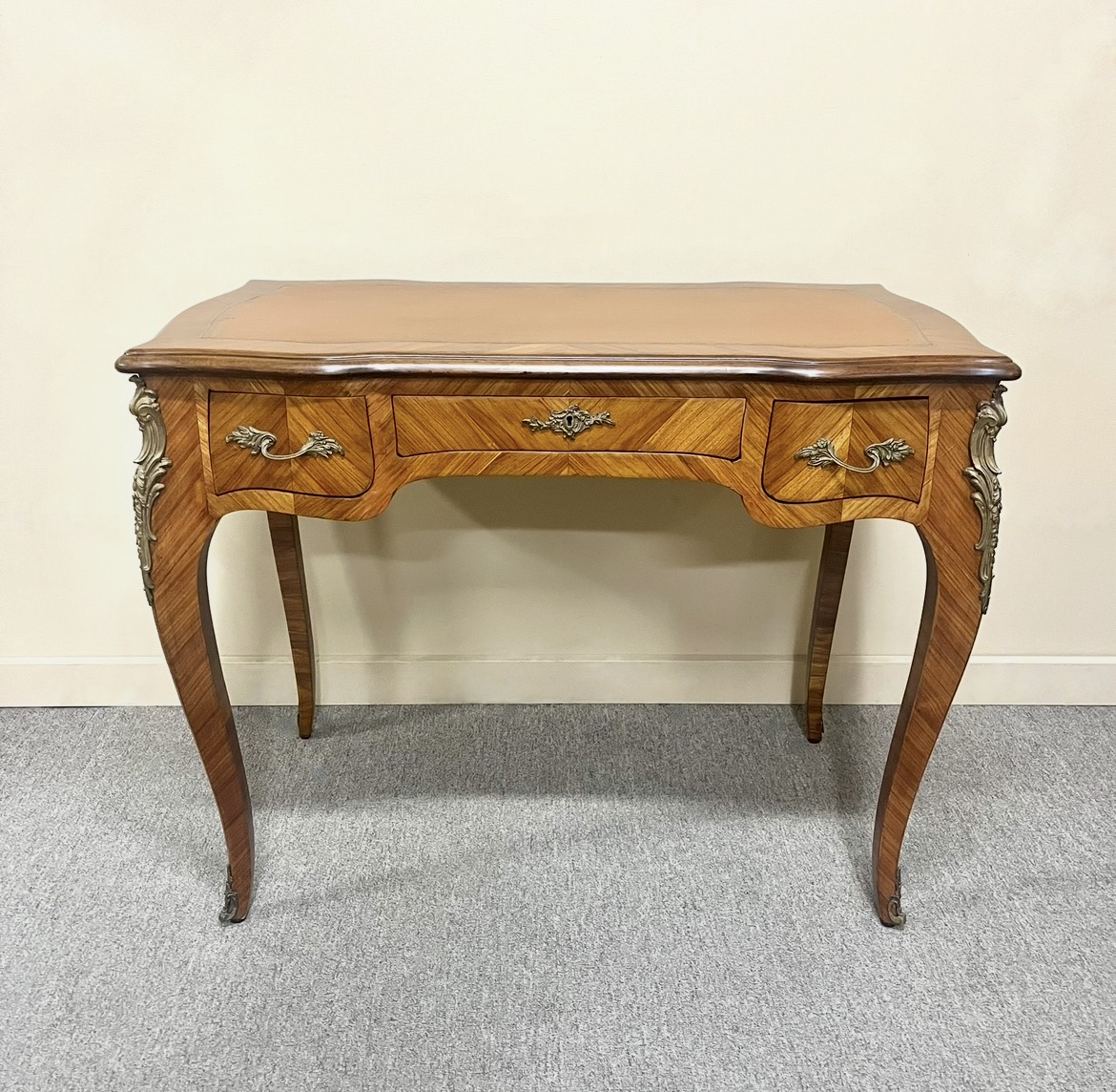 French Louis XV Style Bureau Plat c.1930 French Louis XV Style Bureau Plat c.1930