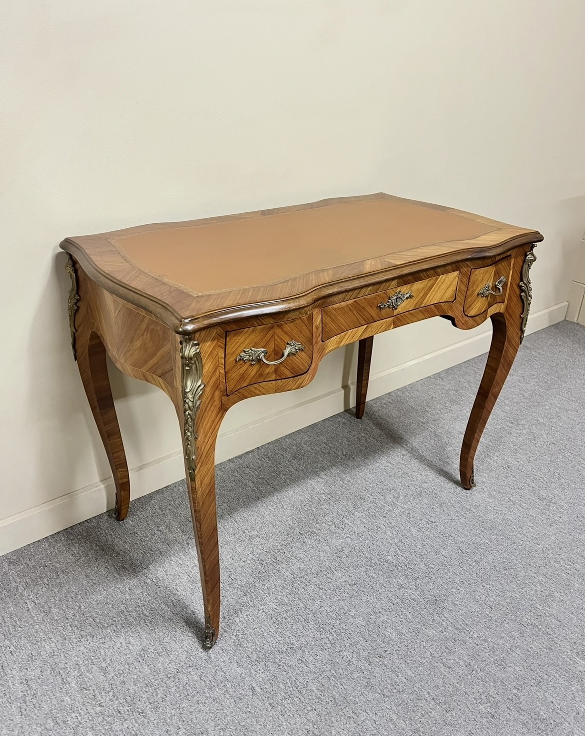 French Louis XV Style Bureau Plat c.1930 French Louis XV Style Bureau Plat c.1930
