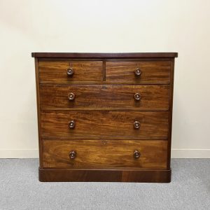 19th Century Mahogany Chest of Drawers 19th Century Mahogany Chest of Drawers