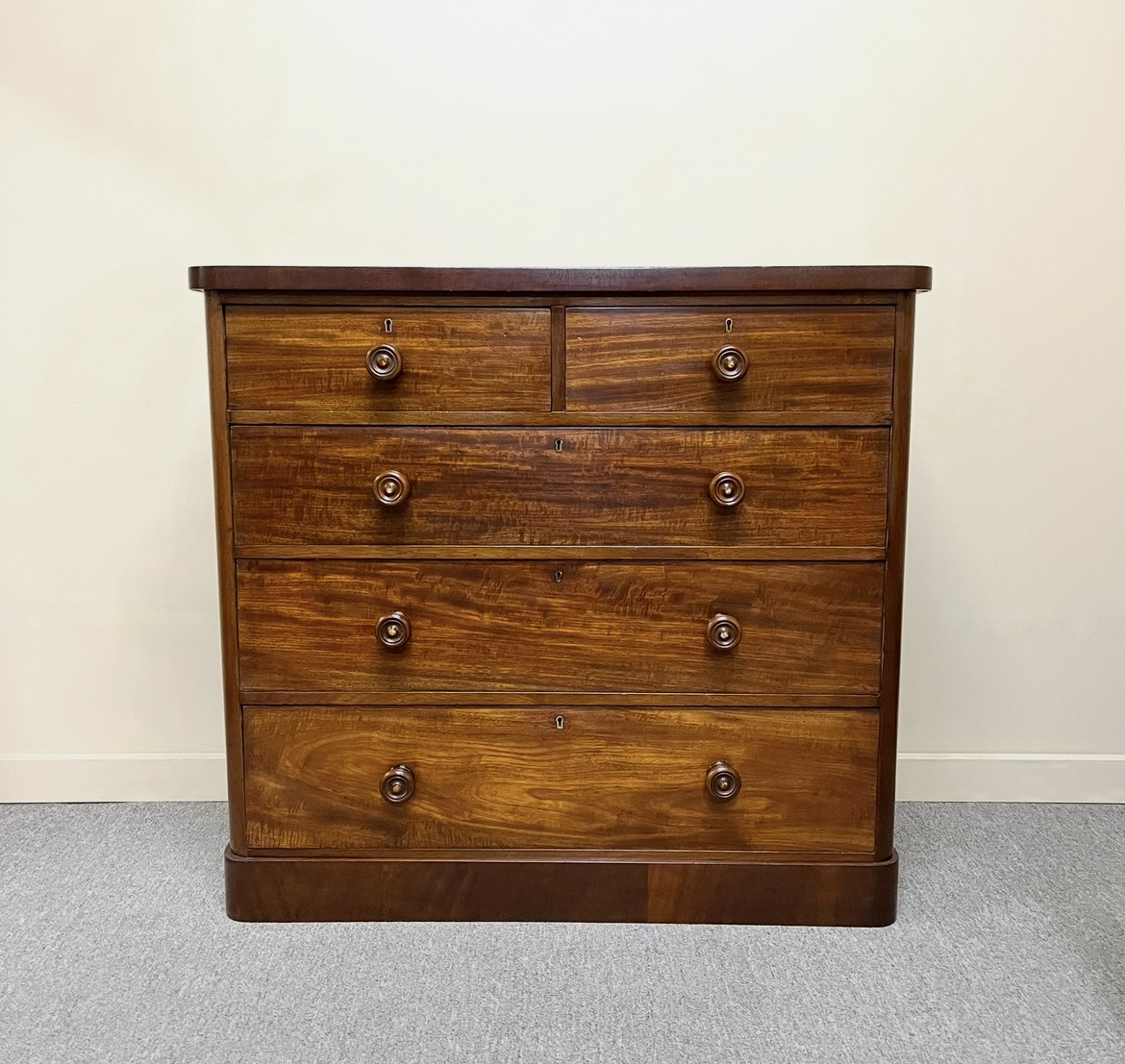 19th Century Mahogany Chest of Drawers 19th Century Mahogany Chest of Drawers