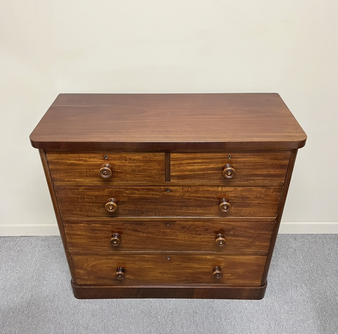 19th Century Mahogany Chest of Drawers 19th Century Mahogany Chest of Drawers