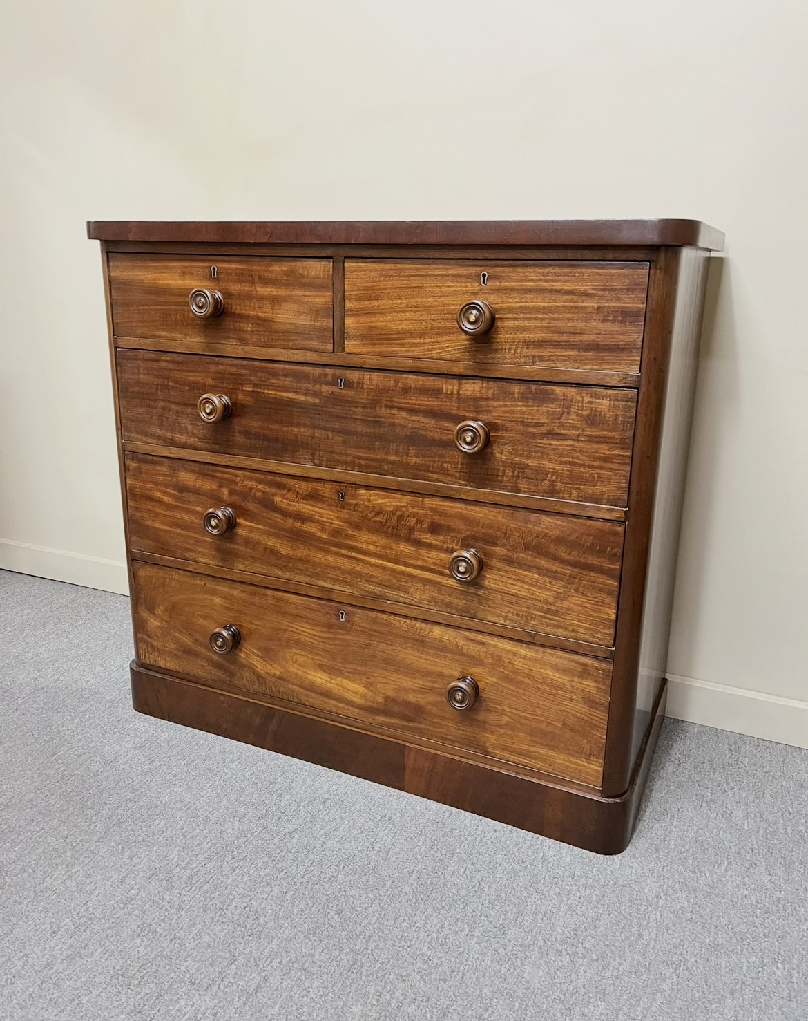 19th Century Mahogany Chest of Drawers 19th Century Mahogany Chest of Drawers