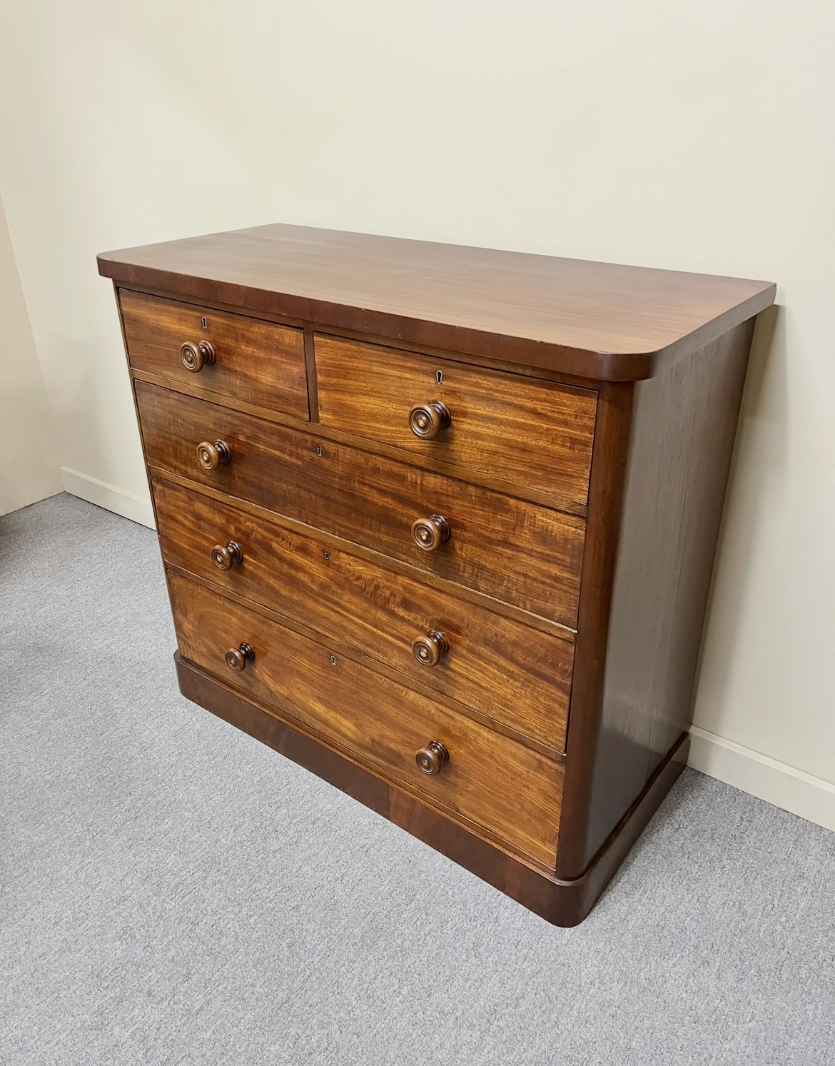19th Century Mahogany Chest of Drawers 19th Century Mahogany Chest of Drawers