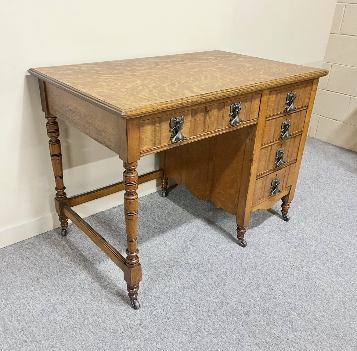 English Arts & Crafts Oak Desk English Arts & Crafts Oak Desk