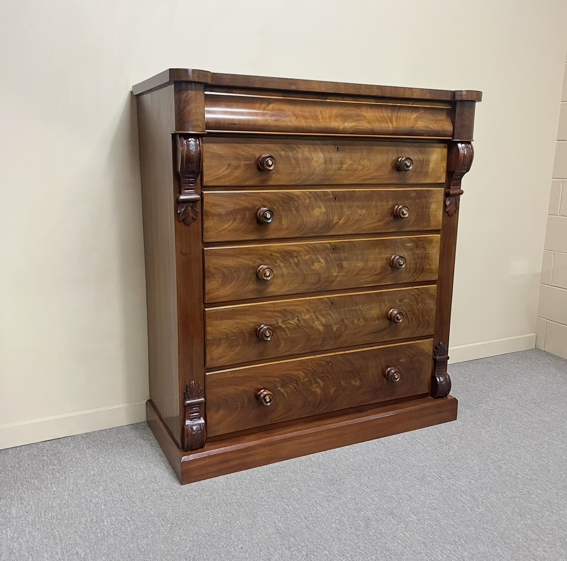 19th Century Mahogany Chest of Drawers 19th Century Mahogany Chest of Drawers