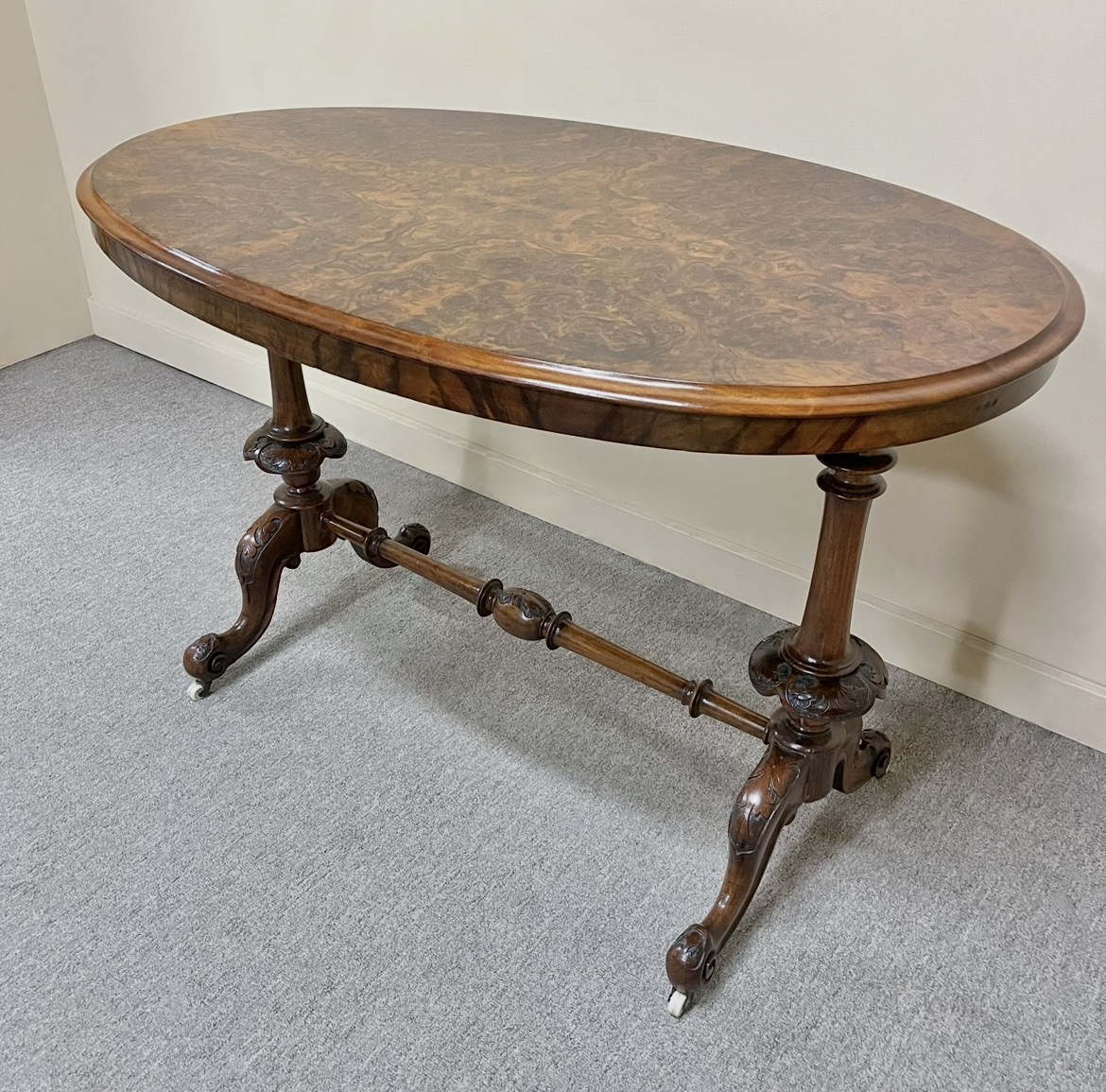 Fine 19th Century Burr Walnut Side Table Fine 19th Century Burr Walnut Side Table