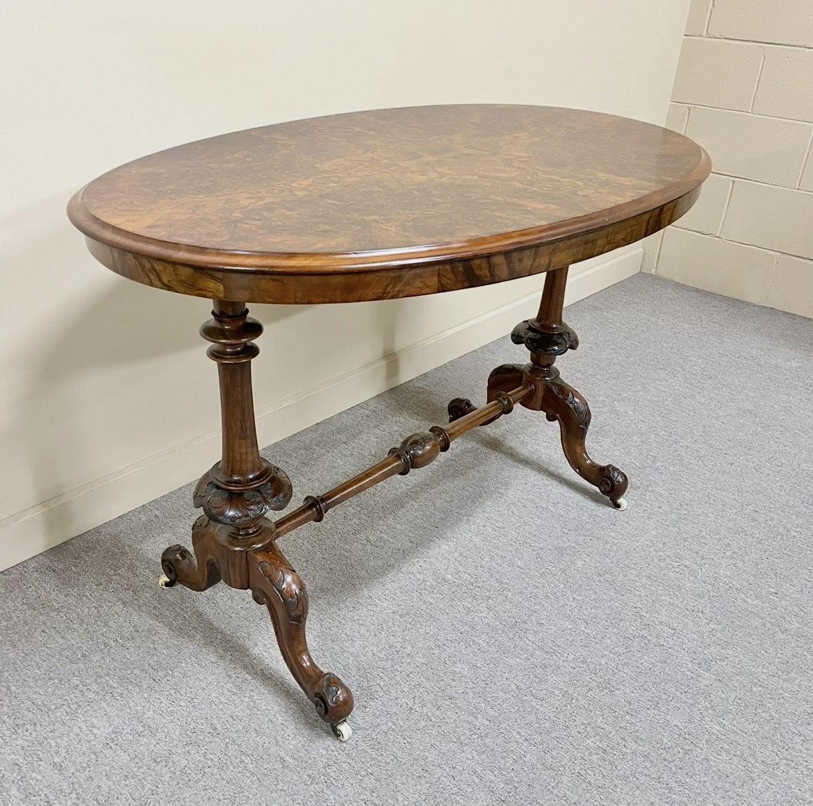 Fine 19th Century Burr Walnut Side Table Fine 19th Century Burr Walnut Side Table