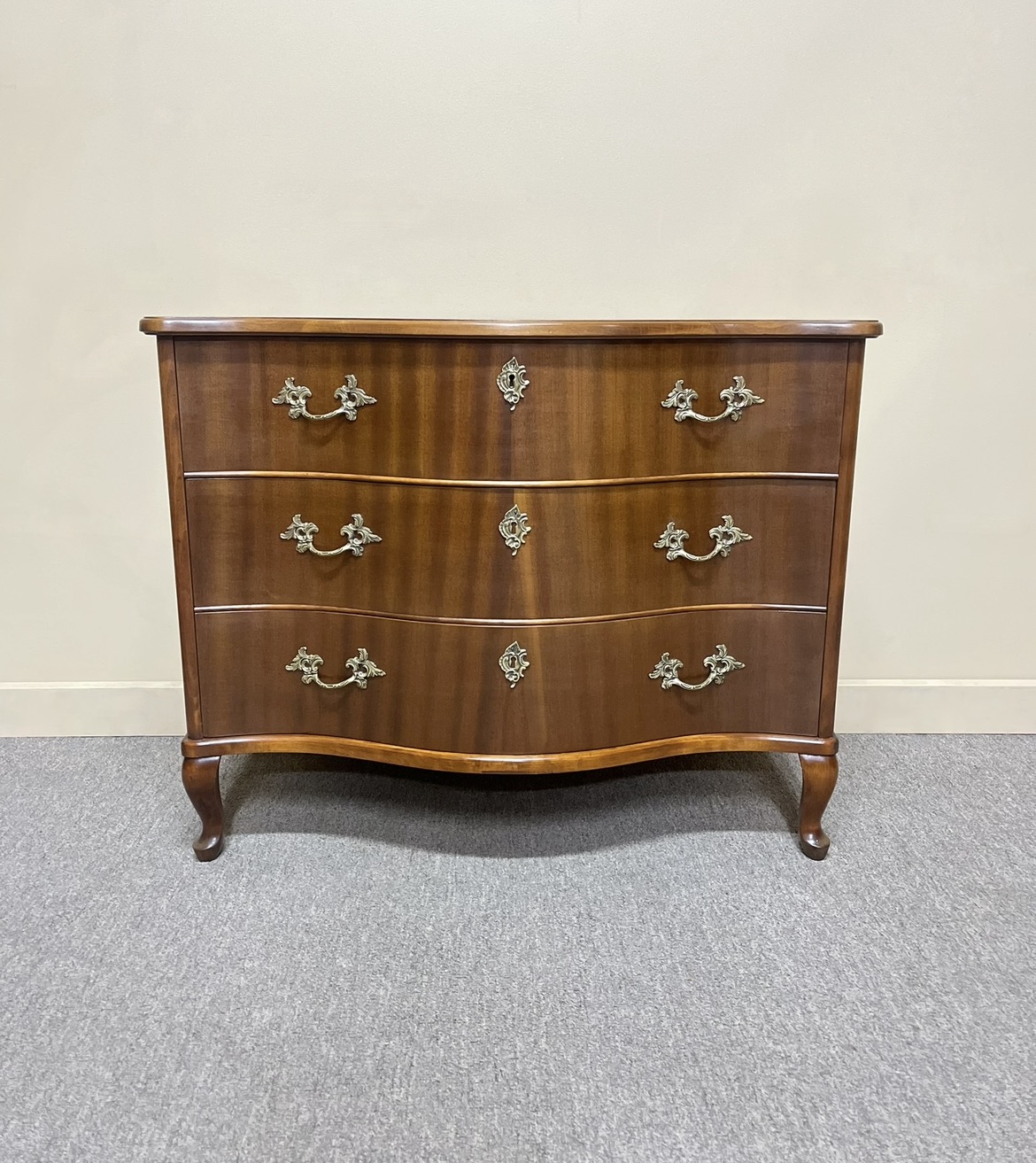 Small Vintage Mahogany Commode Small Vintage Mahogany Commode