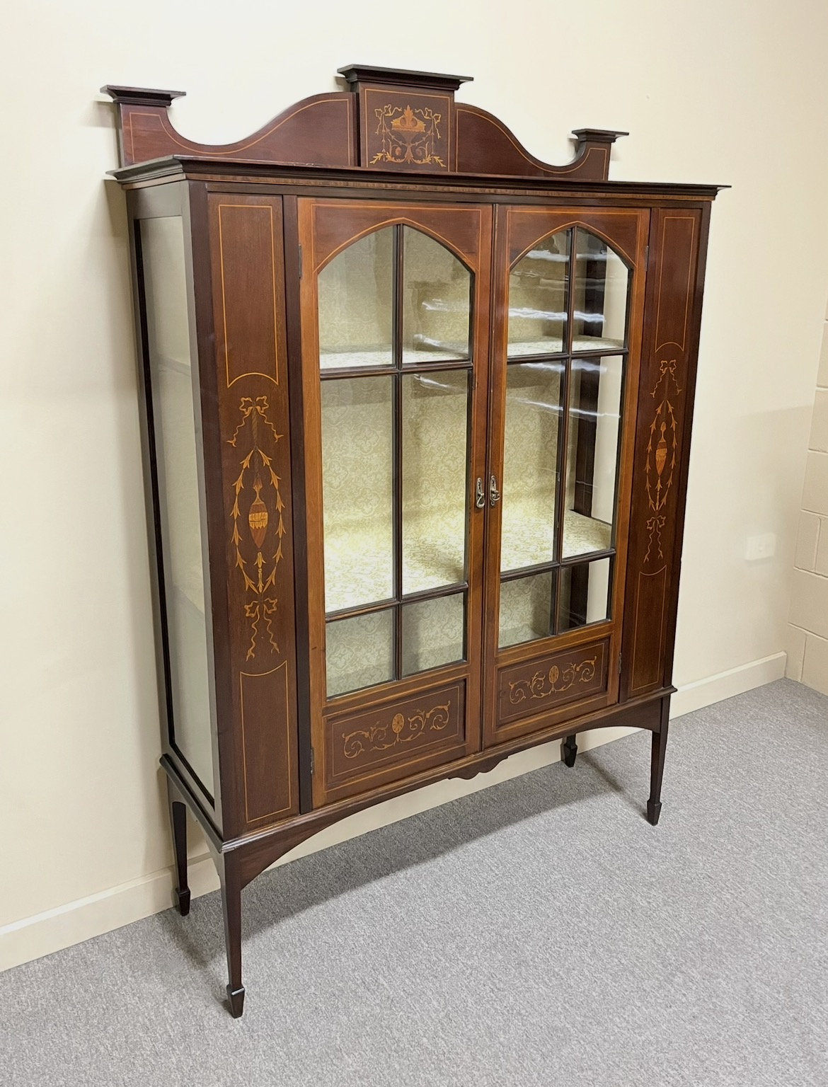 Edwardian Sheraton Style Display Cabinet Edwardian Sheraton Style Display Cabinet