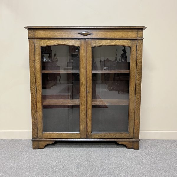 Small English Oak 2-Door Bookcase c.1910