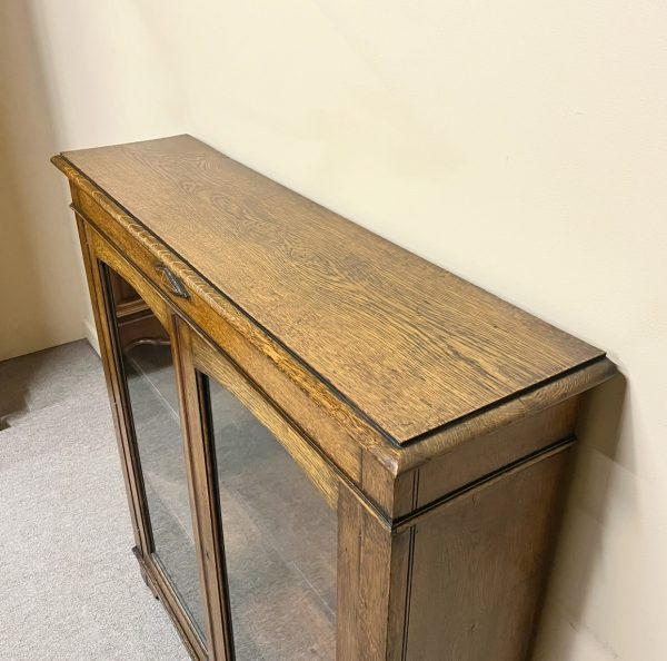 Small English Oak 2-Door Bookcase c.1910