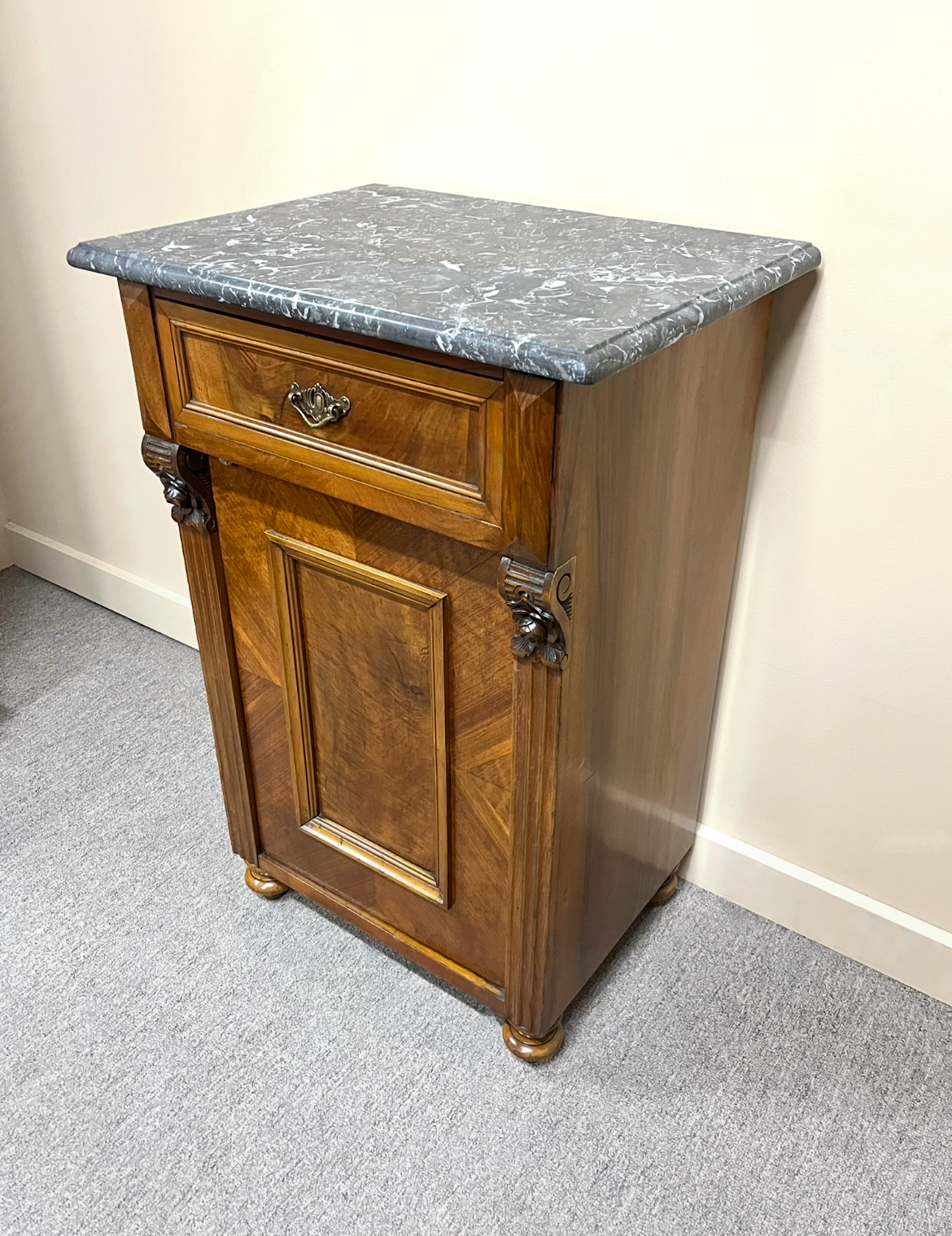 19th Century Walnut Bedside Cabinet 19th Century Walnut Bedside Cabinet