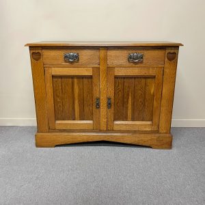 English Arts & Crafts Oak Sideboard English Arts & Crafts Oak Sideboard