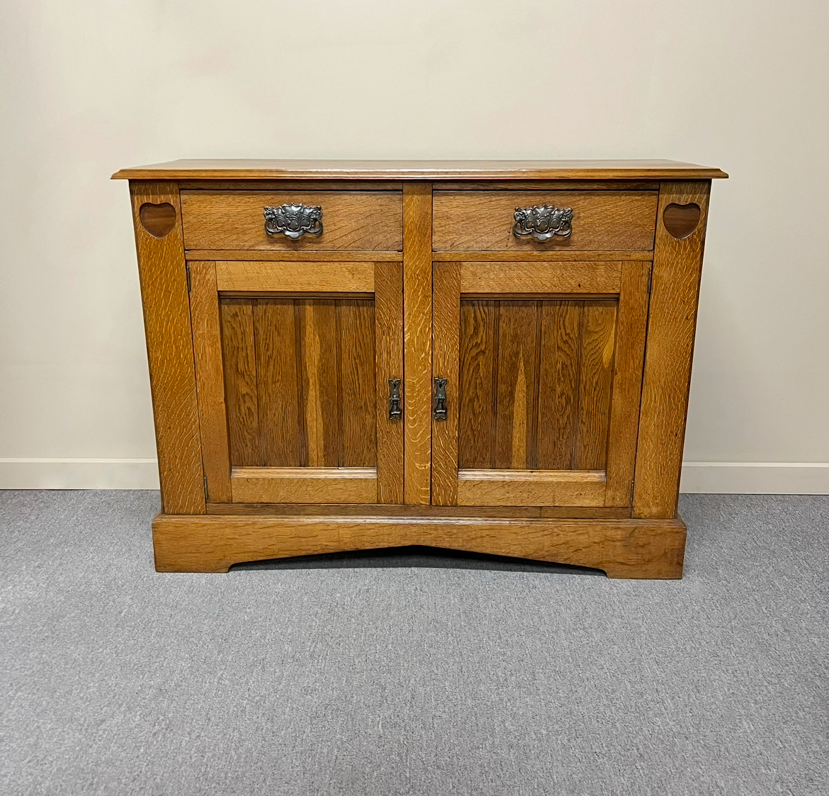 English Arts & Crafts Oak Sideboard